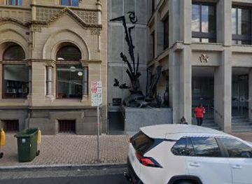 australia/hobart/attraction/penguin-sculpture-by-stephen-walker