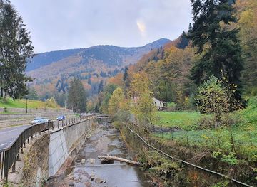 romania/moldova-area/attraction/traseu-izvoare-slanic-moldova