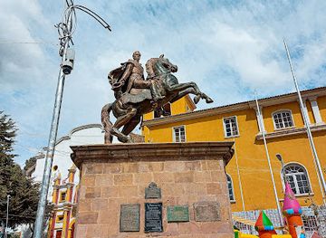 bolivia/potosi/plaza-10-de-noviembre/attraction/estatua-de-simon-bolivar