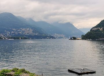 italy/lake-como/attraction/alessandro-volta-statue