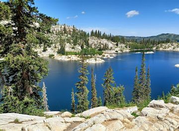 utah/solitude-mountain-resort/attraction/lake-mary-trail