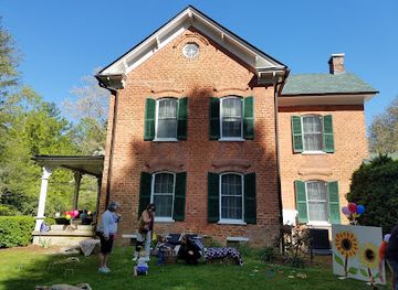 north-carolina/hendersonville/attraction/historic-johnson-farm