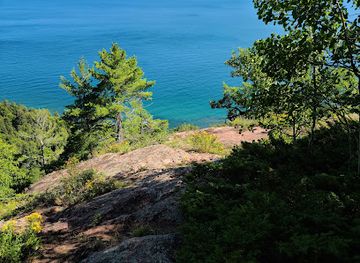 michigan/copper-harbor/attraction/russell-and-miriam-grinnell-memorial-nature-sanctuary