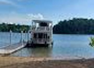 north-carolina/pisgah-national-forest/attraction/lake-james-sunset-cruises