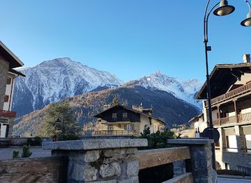italy/aosta-valley/attraction/piazza-abbe-henry