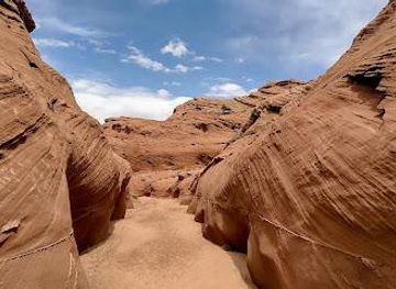 arizona/page/attraction/waterholes-canyon-trailhead