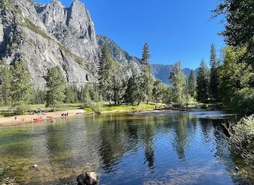 california/yosemite-village/attraction/yosemite-valley-vista-point