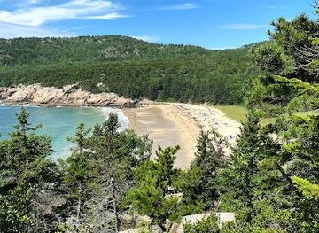 maine/bar-harbor/attraction/sand-beach