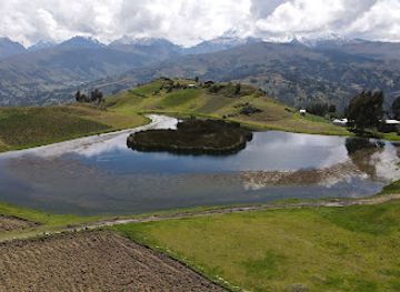 peru/huayhuash-circuit/attraction/laguna-de-wilcacocha