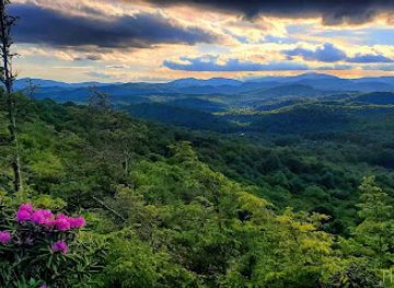 south-carolina/blue-ridge-mountains/attraction/flat-rock-loop-trail