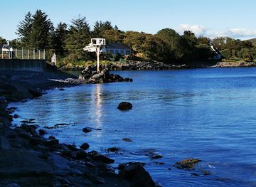 ireland/mizen-head/attraction/schull-harbour-picnic-area