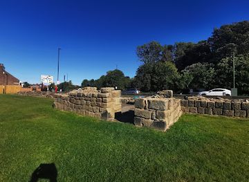 united-kingdom/newcastle-upon-tyne/attraction/denton-hall-turret-hadrian-s-wall