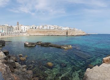 italy/apulia/attraction/faro-rosso-monopoli