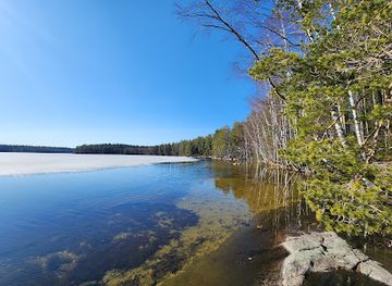 finland/nuuksio-national-park/attraction/vaakkoi-outdoor-recreation-area-and-saarijarvi-beach