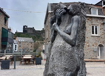 belgium/la-roche-en-ardenne/attraction/standbeeld-dirk