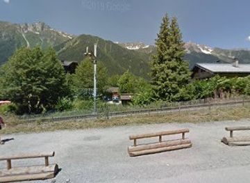 france/chamonix-mont-blanc/attraction/chemin-du-pied-du-grepon