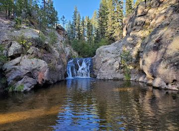 new-mexico/valles-caldera-national-preserve/attraction/jemez-falls-picnic-site