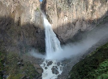 peru/colca-canyon-trek/attraction/catarata-de-huaruro