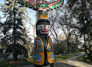 canada/regina/attraction/lakeshore-park-kwakiutl-totem-pole
