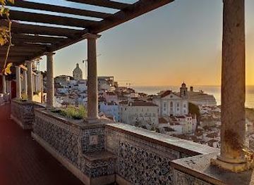 portugal/lisbon/attraction/miradouro-de-santa-luzia