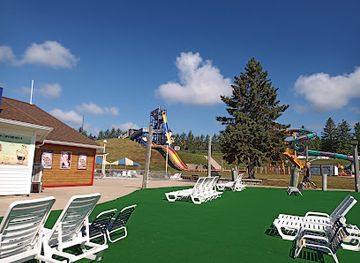 canada/fundy-national-park/attraction/magnetic-hill-zoo