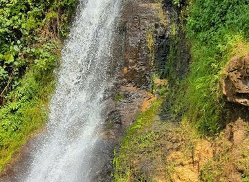 uganda/ssese-islands/attraction/kizito-s-waterfall
