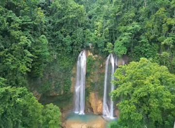 solomon-islands/malaita/attraction/tenaru-falls