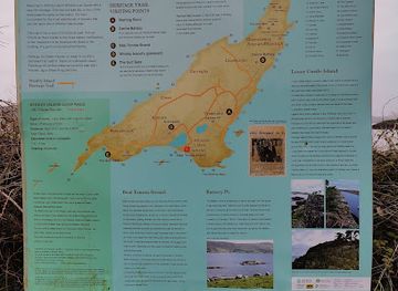 ireland/mizen-head/attraction/oilean-chaislean-na-miol