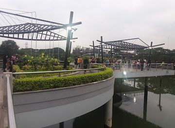 ecuador/guayas-region/attraction/puente-zigzag