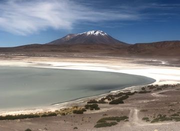 bolivia/altiplano/attraction/skyline-traveller-uyuni-salt-flats-tours-uyuni