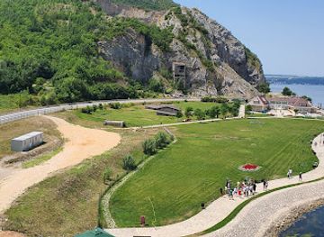 serbia/derdap-national-park/attraction/vizitorski-centar-golubacki-grad