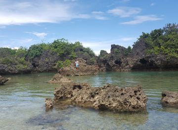 philippines/bicol-region/attraction/paguriran-island-and-lagoon