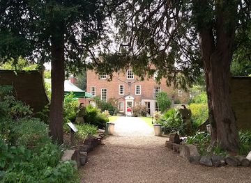 united-kingdom/leicestershire/attraction/belgrave-hall