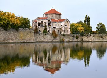 hungary/central-transdanubia/attraction/tata-castle