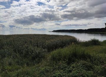 lithuania/curonian-spit-national-park/attraction/roofed-pillar-in-memory-of-karwaiten-village