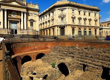 italy/taormina/attraction/roman-amphitheater-of-catania