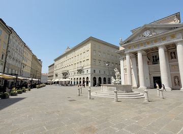 italy/trieste/attraction/statua-di-gabriele-d-annunzio