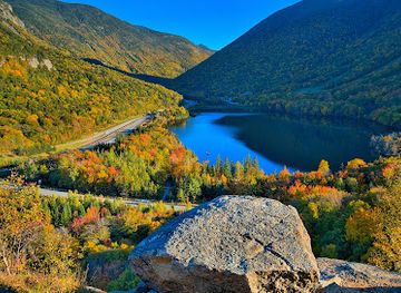 new-hampshire/franconia-notch-state-park/attraction/artist-s-bluff-loop-trailhead