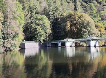 luxembourg/upper-sure-natural-park/attraction/esch-sur-sure-zicht-op-waterval