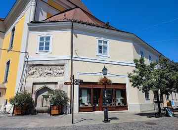 hungary/szekesfehervar/attraction/szent-istvan-forras