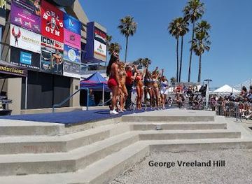 california/hollywood/attraction/muscle-beach-venice-gym