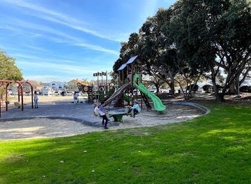 california/huntington-beach/attraction/seabridge-park