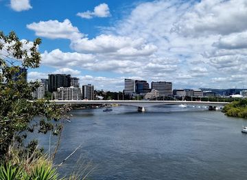 australia/brisbane/west-end/attraction/kangaroo-point-cliffs-park