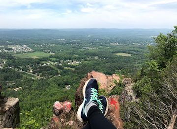 massachusetts/hampshire-county/attraction/mount-tom-state-reservation