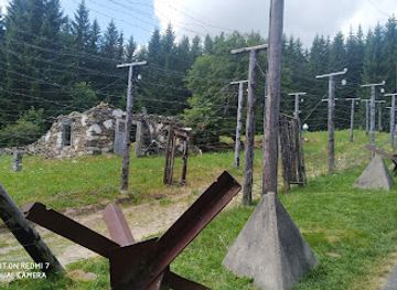 czechia/sumava-national-park/attraction/replika-zelezne-opony-bucina
