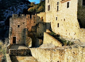 france/ardèche-gorges/attraction/medieval-castle-of-saint-montan
