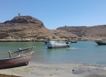 oman/ash-sharqiyah-south-governorate/attraction/dhow-factory