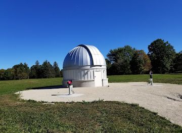 wisconsin/kenosha/attraction/hawthorn-hollow-nature-sanctuary-arboretum