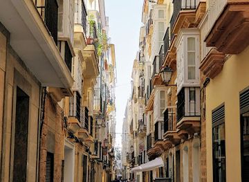 spain/cadiz/old-town/attraction/catacumbas-del-beaterio