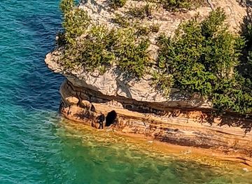 michigan/marquette/attraction/picnic-rocks-park